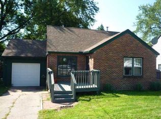 3916 Douglas Ave, Des Moines, IA 50310