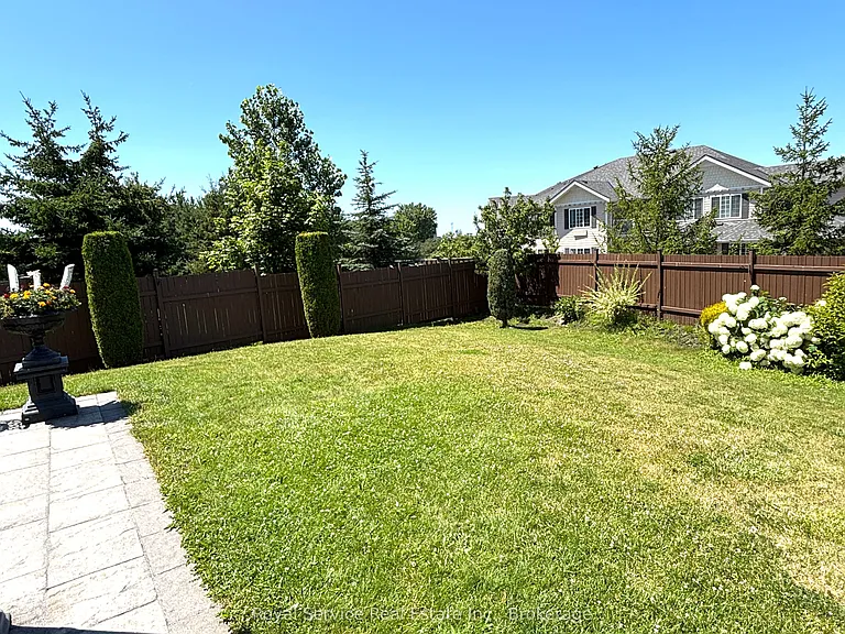 1221 Ashland Dr — Photo 28