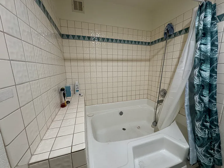 2022 Merrill Ln #3I — Photo 6
