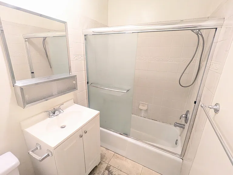 11601 Burbank Blvd #2 — Photo 7