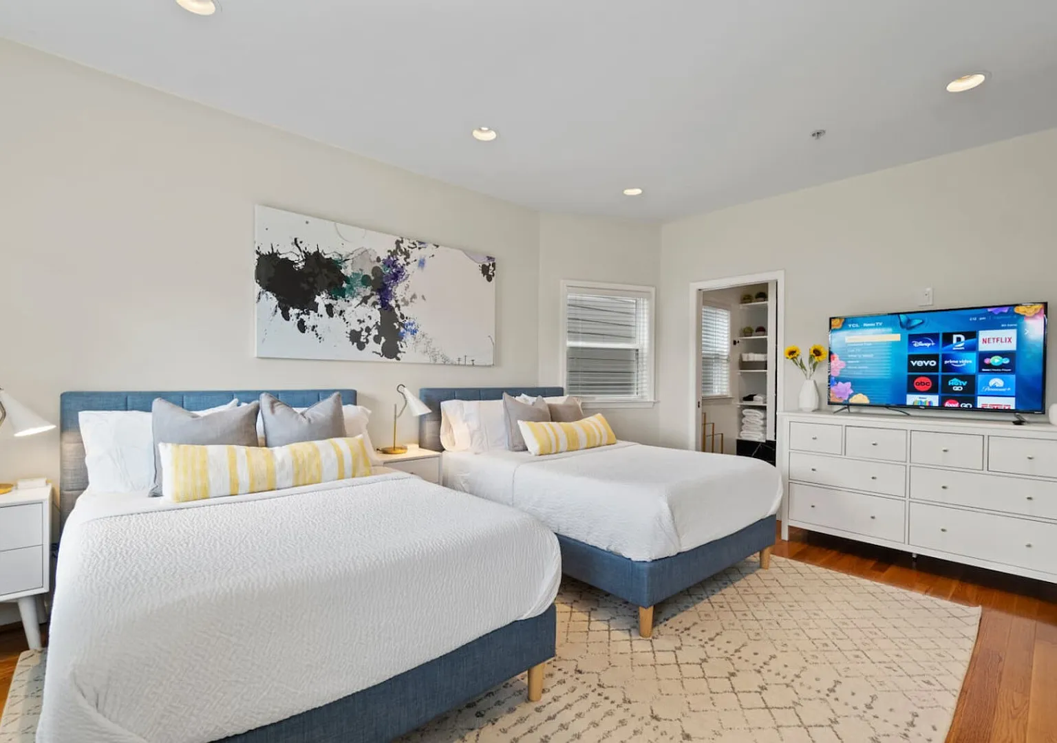 The Wilson | Shaw Duplex | 4BR Private Suites — Photo 3