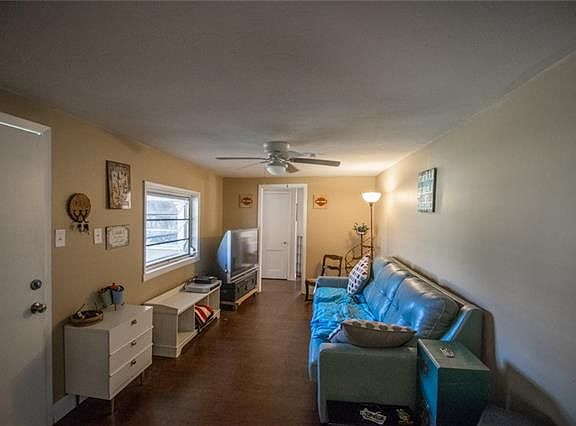 5th image of 212 Strait Ln