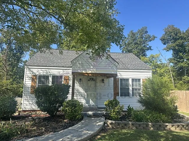 Charming 2BD/2BA House — Photo 2