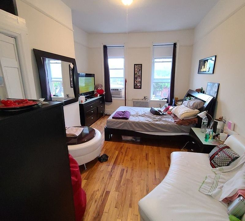 1st image of 2181 Steinway St APT 2R