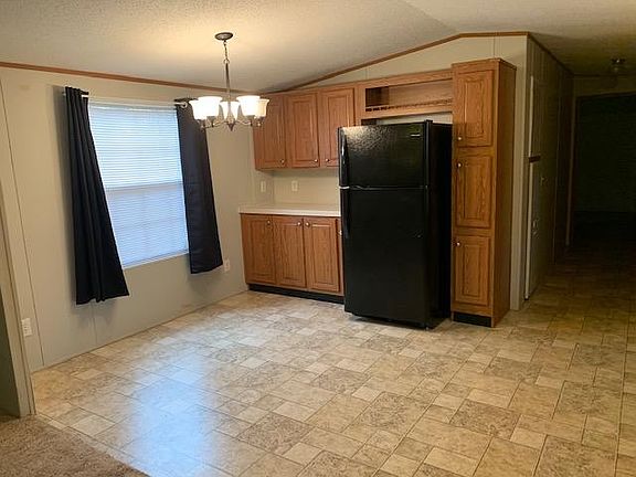 4th image of 79 Woodview Dr