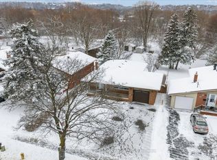 553 Harmony Rd S, Oshawa, ON L1H 6V4