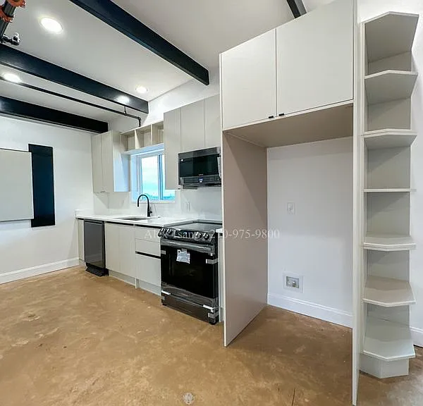 630 Montana St #301 — Photo 1