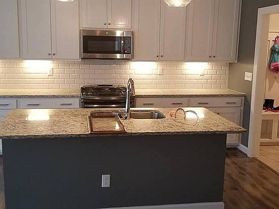 3rd image of 673 Taneva Ct