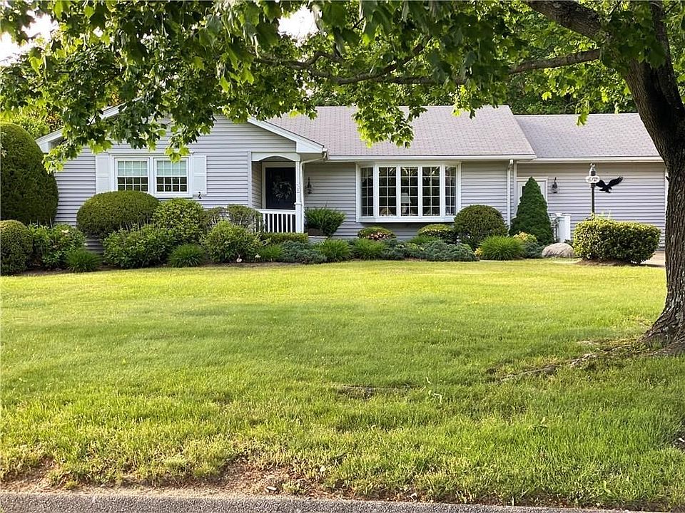 1st image of 5 Hilton Dr