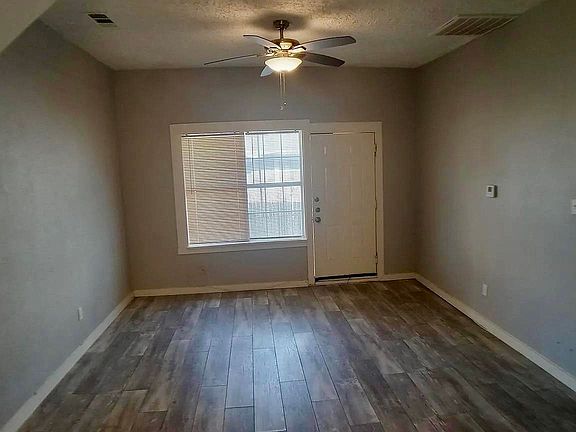 3rd image of 1509 W Page Ave