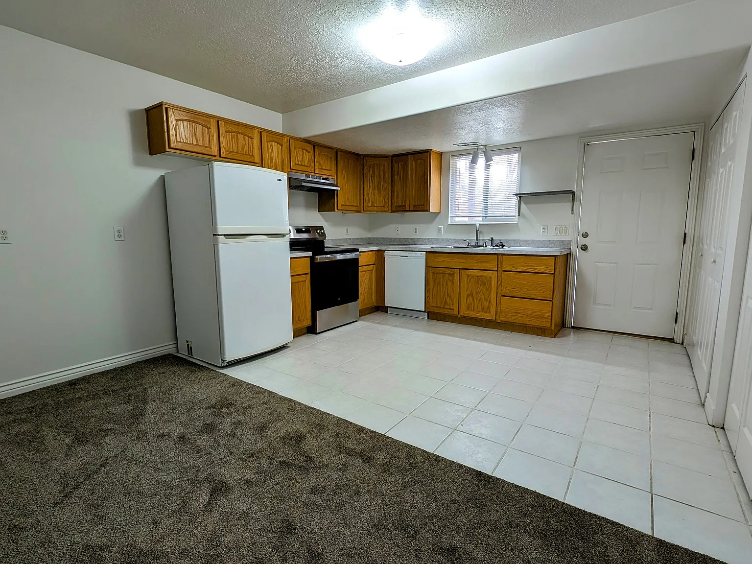 3 bed, 1350 sqft, $1,550 — Photo 4