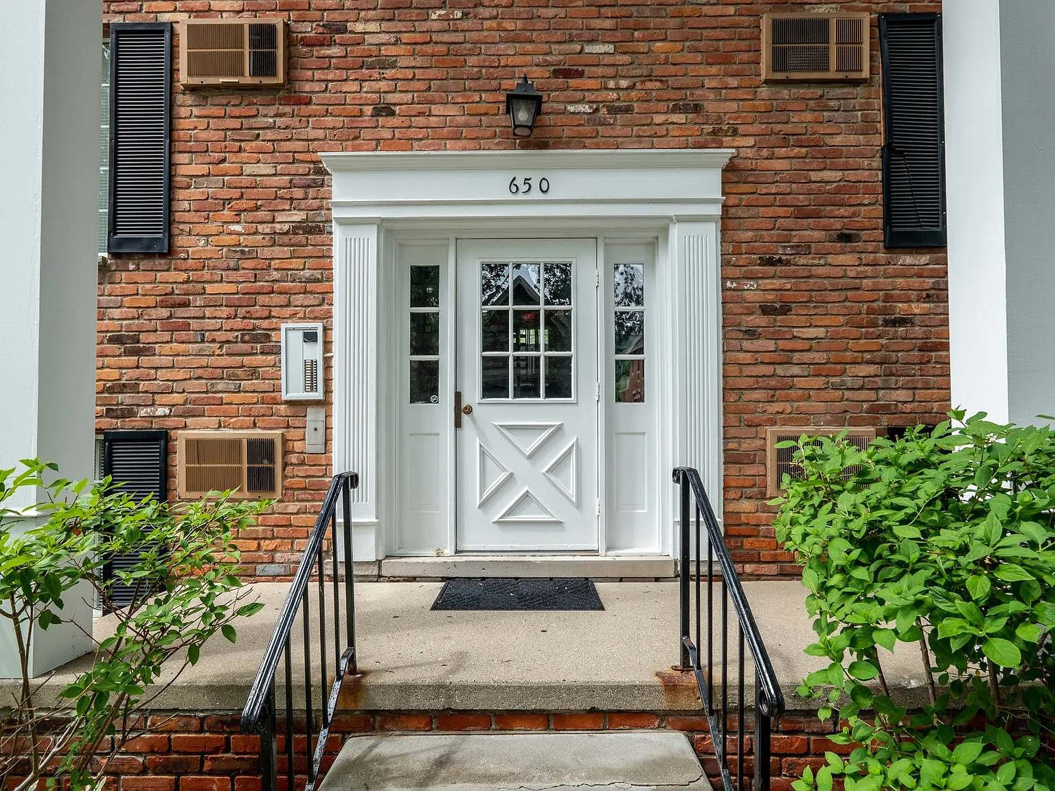 Hartford Place Apartments — Photo 2