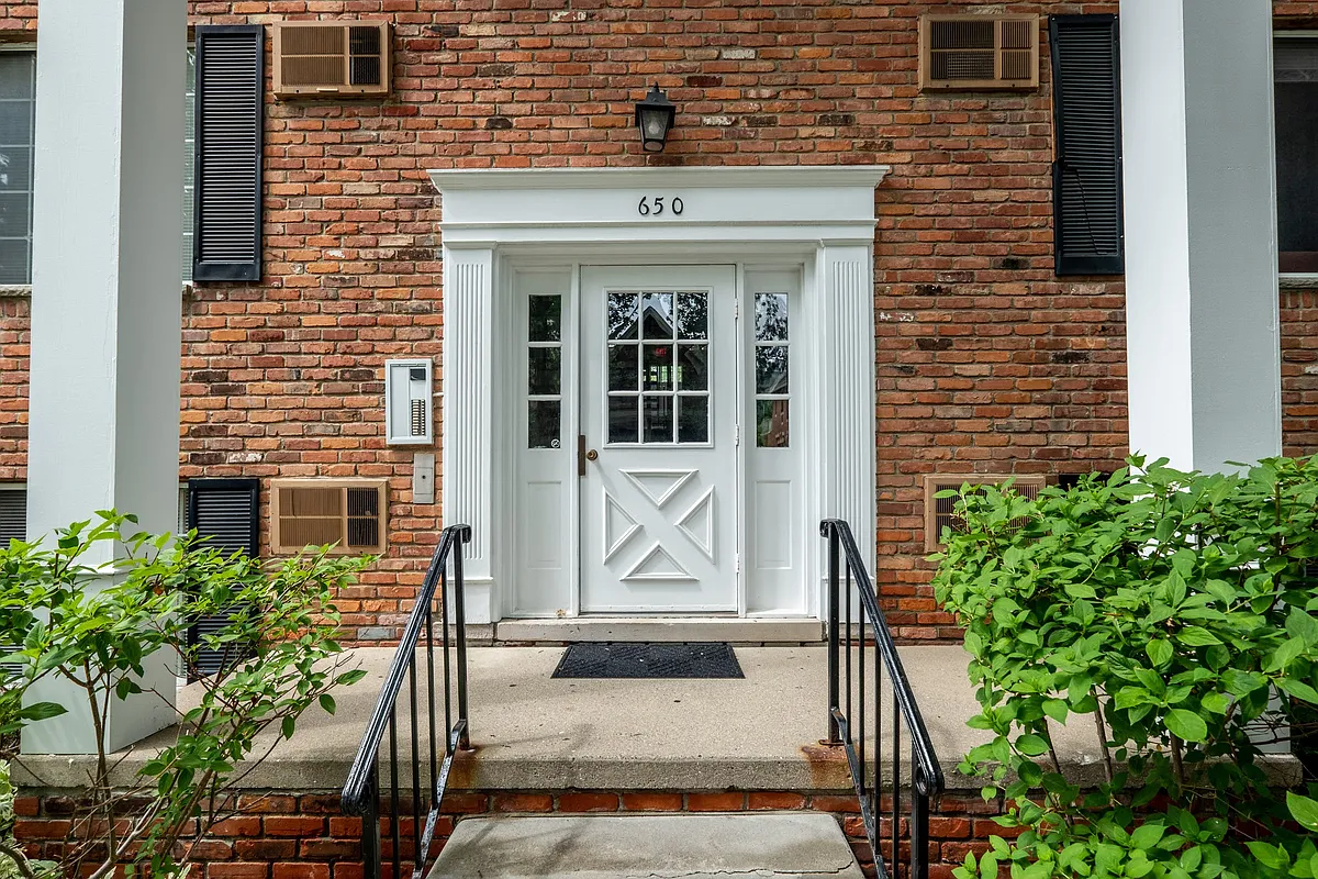 Building Photo - Hartford Place Apartments