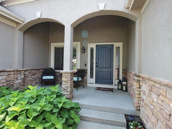 3rd image of 1101 NW Pecan Dr