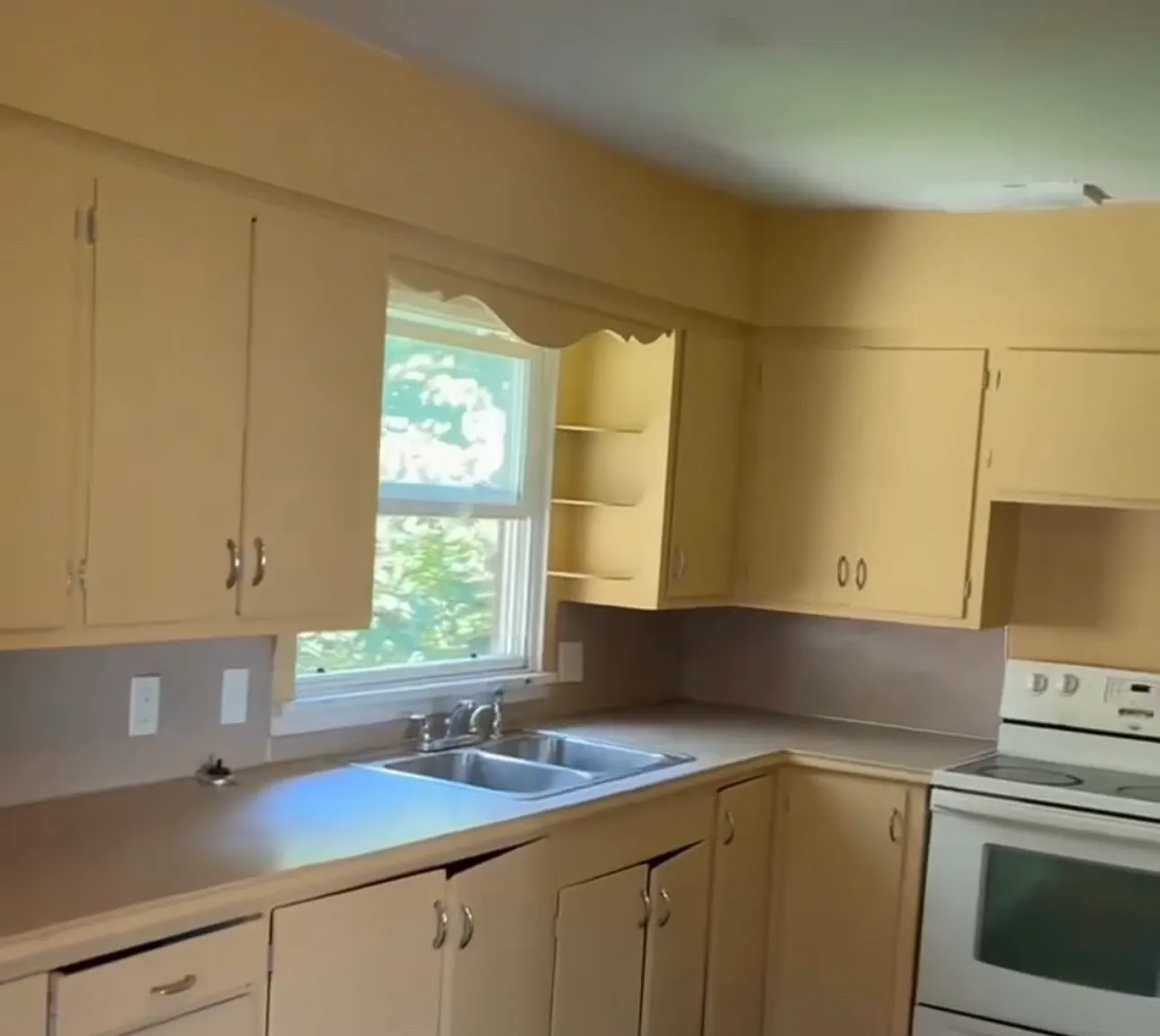 2 bed, 900 sqft, $1,200 — Photo 2