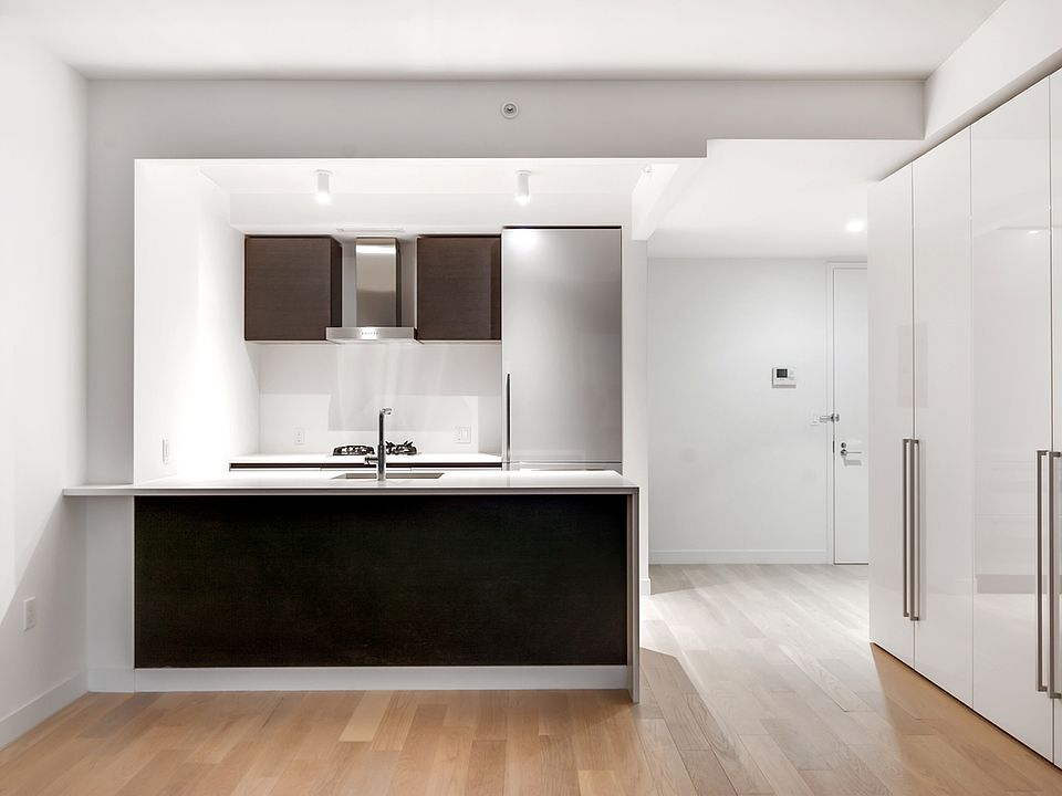 1st image of 540 W 49th St #408S