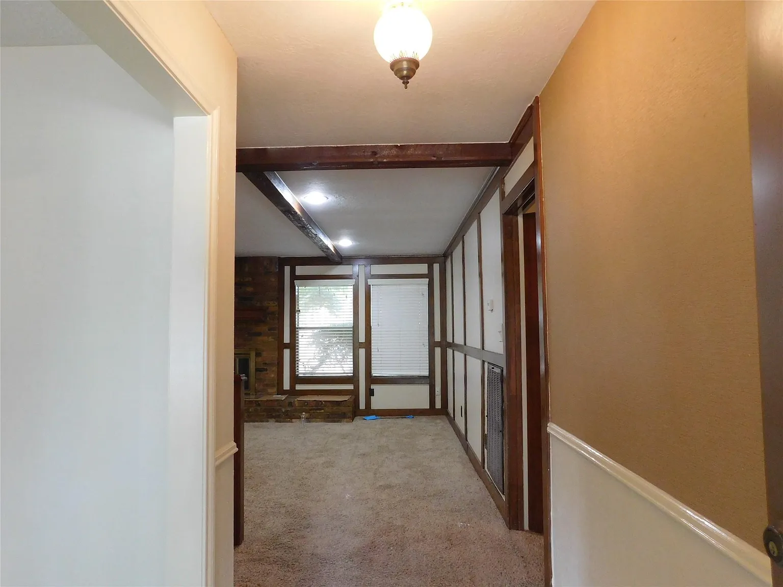 3 bed, 2.5 bath, 2192 sqft, $2,195 — Photo 3