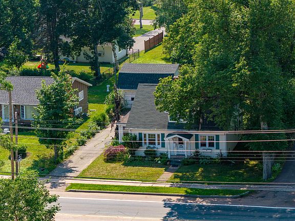 2nd image of 203 N River Rd