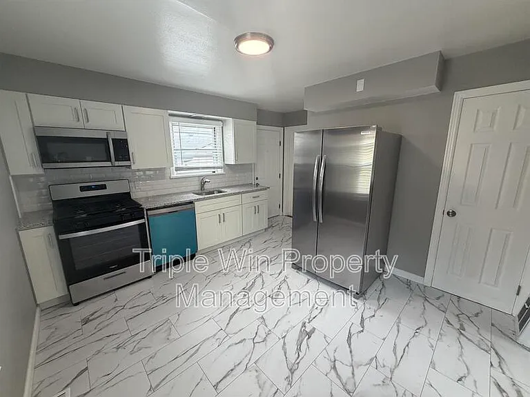 3349 Marmary Ln — Photo 13