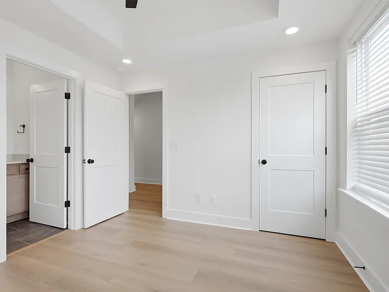 3963 Clifton Ave — Photo 20