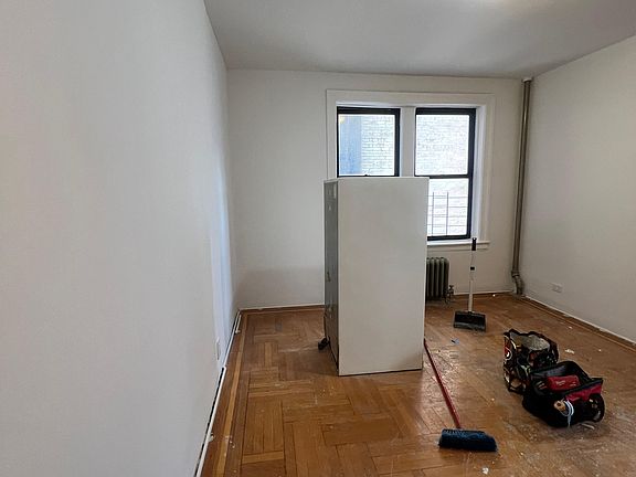 3rd image of 3230 Steuben Ave APT A1