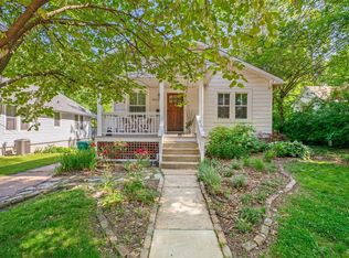 1037 Tuxedo Blvd, Saint Louis, MO 63119