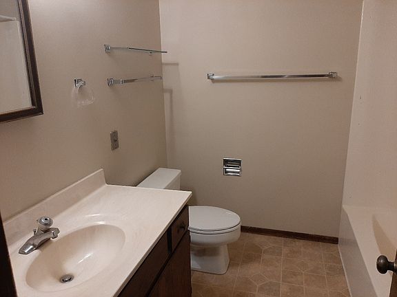 4th image of 1415 N Main St APT 4