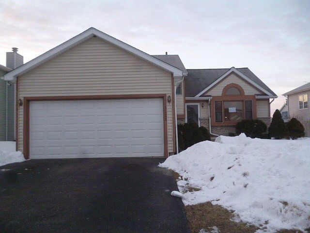 1st image of 3123 Vickie Ln