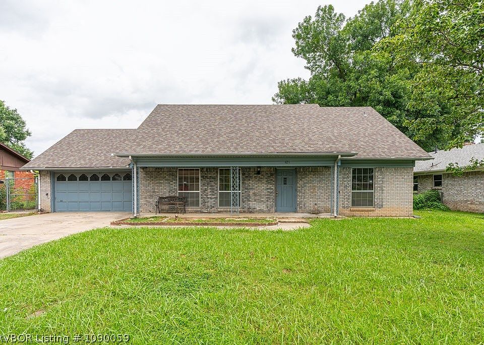 1st image of 4211 Royal Oak Dr