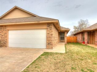 927 W Griggs Way, Mustang, OK 73064