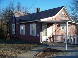 801 Lauree St, Lexington, MO 64067