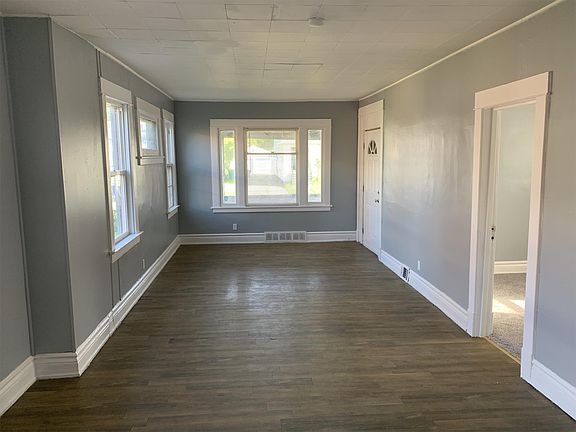 3rd image of 487 Berkshire Ave #2