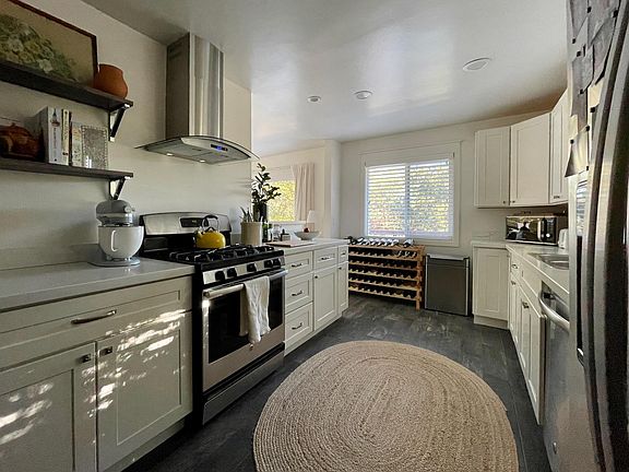 2nd image of 24 Camilla Dr