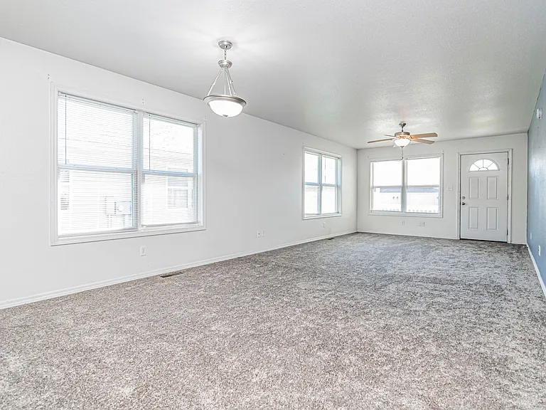 912 Whitetail Ct — Photo 32