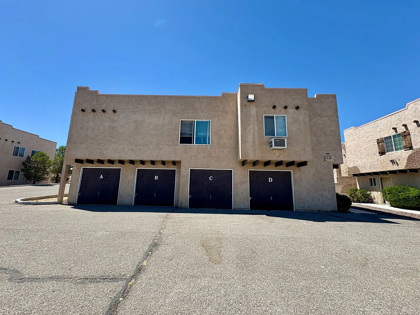 209 E. Grace St — Photo 4