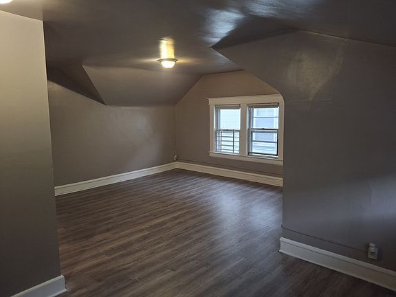 4th image of 258 Van Nostrand Ave Floor 2