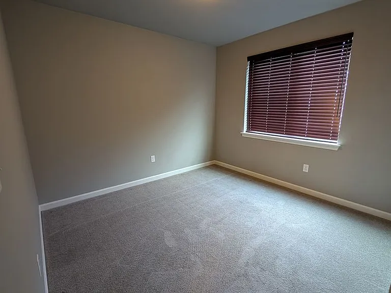 3887 Portside Dr — Photo 31