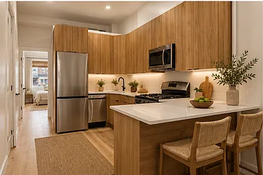 196 Nassau Avenue, #1L
