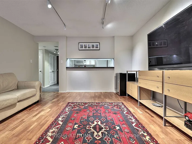 717 Bay St #906 — Photo 5