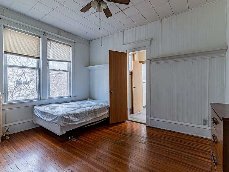 311 W Green St — Photo 18
