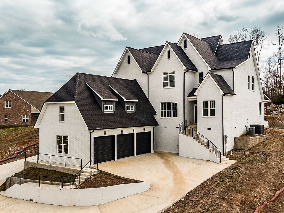1st image of 124 Manor Way