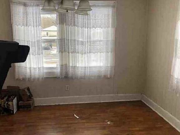 5th image of 1411 Wilmont St