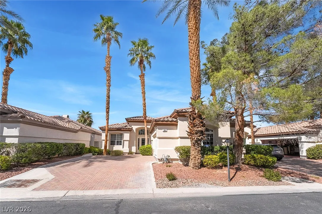 3 bed, 2.0 bath, 2005 sqft, $3,500 — Photo 3