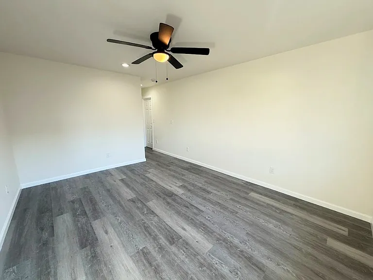 1422 Lansing St — Photo 12