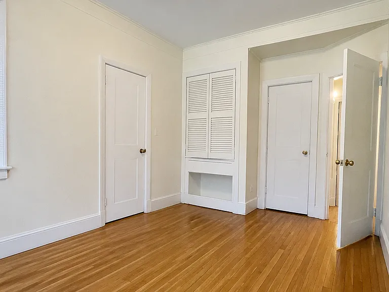 130-134 Englewood Ave #2 — Photo 4