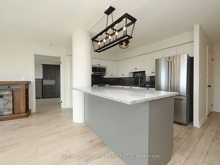 18 Valley Woods Rd #Penthouse 206 — Photo 9