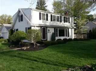 5574 Revere Dr, North Olmsted, OH 44070