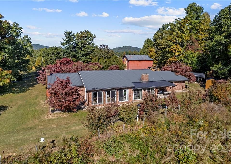 1st image of 367 Wooded Bluff Ln
