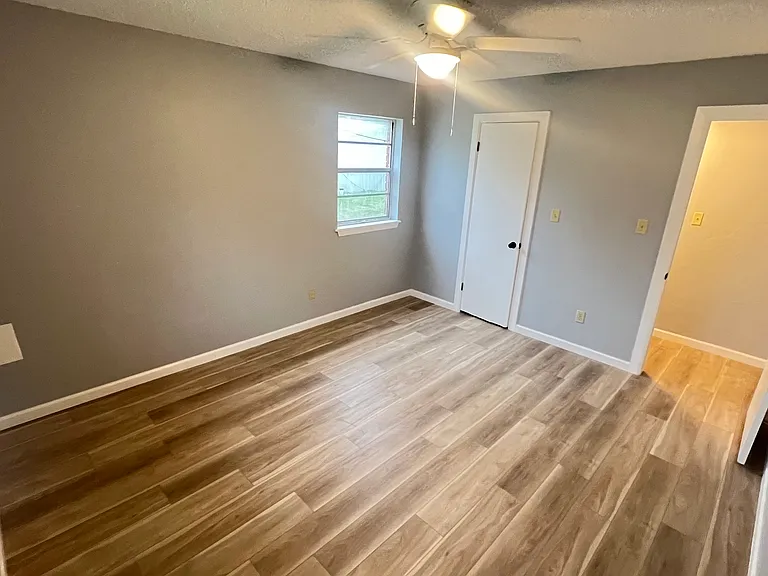 2706 N Ann Arbor Ave — Photo 10
