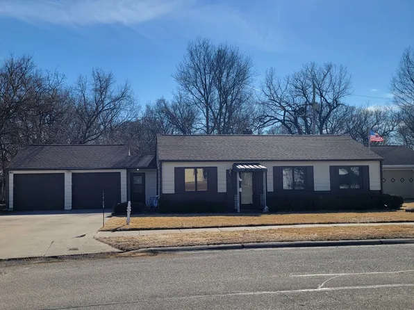 3618 15th Avenue Ct, Moline, IL 61265